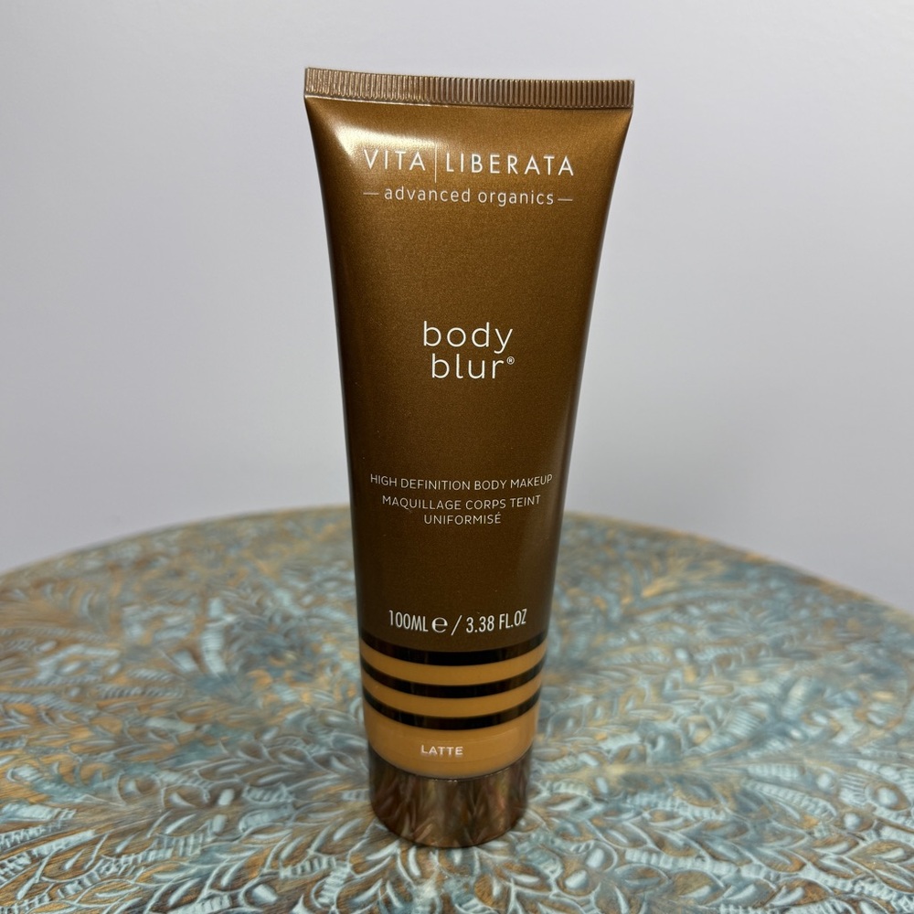 Brand New! Vita Liberata Latte body blur body makeup 100 ml